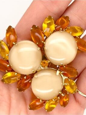 Vintage Large Cream and Amber Flower Brooch Pin Costume Jewelry Gold Tone